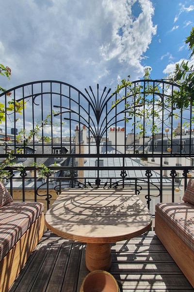 Rue de Grenelle - Paris - © Solstice